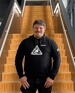 Herr  Simon Wolf