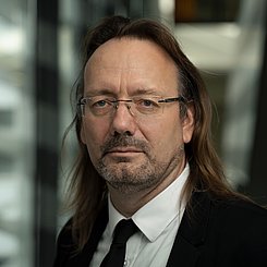 Herr Univ.-Prof. Dr.-Ing. Stefan Bracke