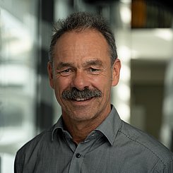 Herr Univ.-Prof. Dr.-Ing. Axel Schumacher